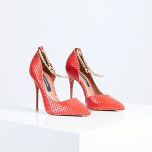 BCBG Max Azria Orange Size 6 Shoes – Like Brand New, Stylish & Bold!